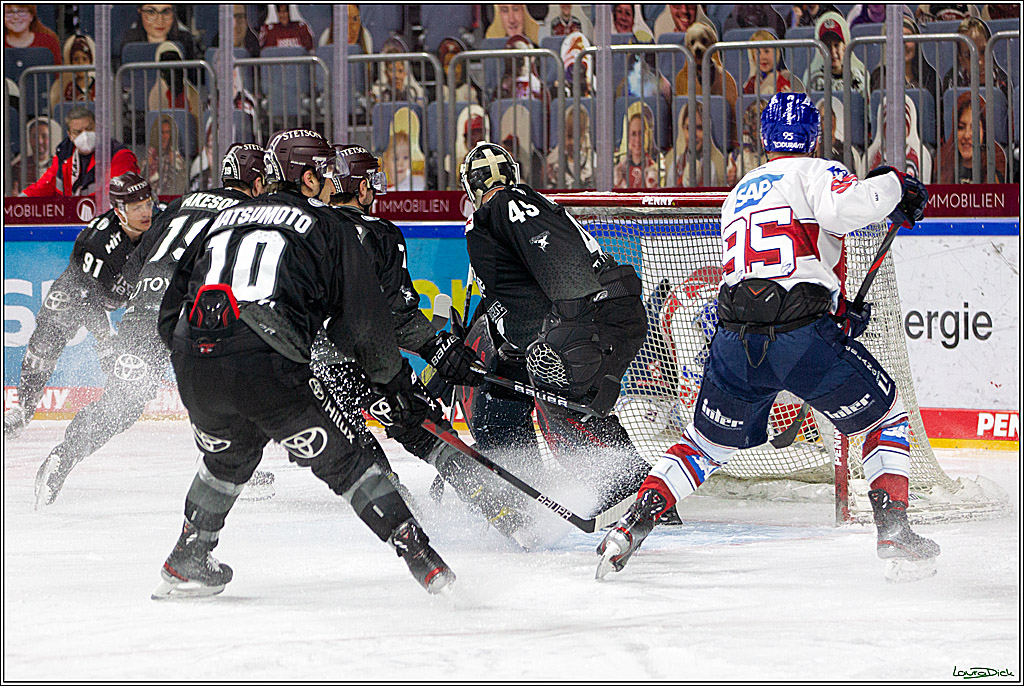 PENNY DEL;  Koelner Haie - Adler Mannheim; Koeln, 08.04.2021